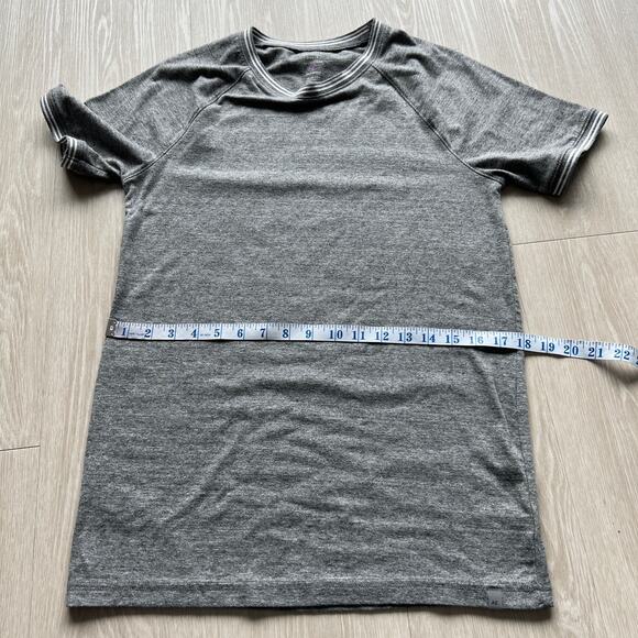 AE American Eagle Outfitters Apres Active Tee Mens XS Grey - Picture 6 of 10
